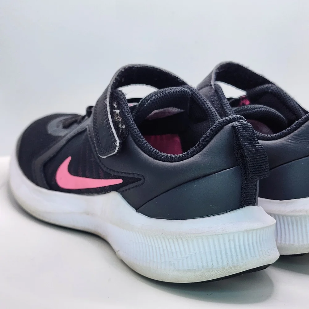 Nike Unisex-Child Star Runner 2 (PSV) Sneaker Size 5Y